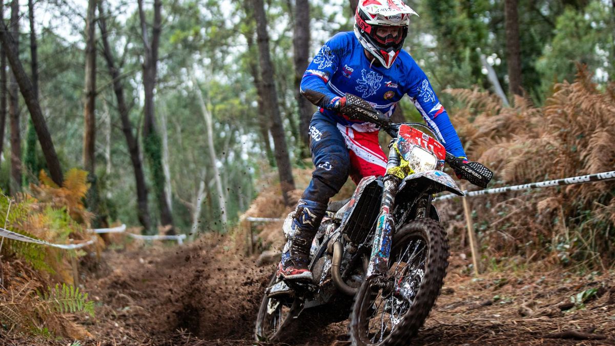 Český trophy-tým na rozbité trati udržel páté místo