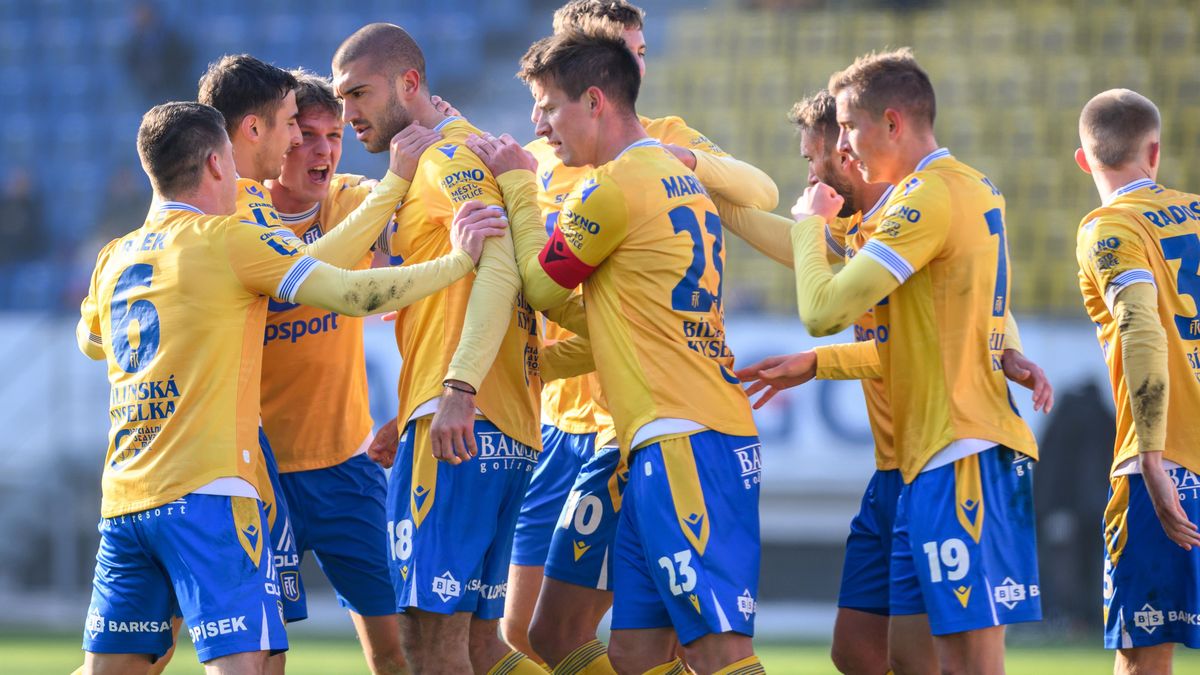 Další facka pro Strakovo Dynamo, Budějovice vyhořely v Teplicích