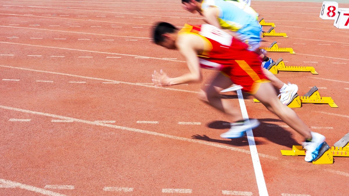 Výkon snů. Šestnáctiletý talent překonal na školním šampionátu 56 let starý rekord. Jsem jen kluk, žasl
