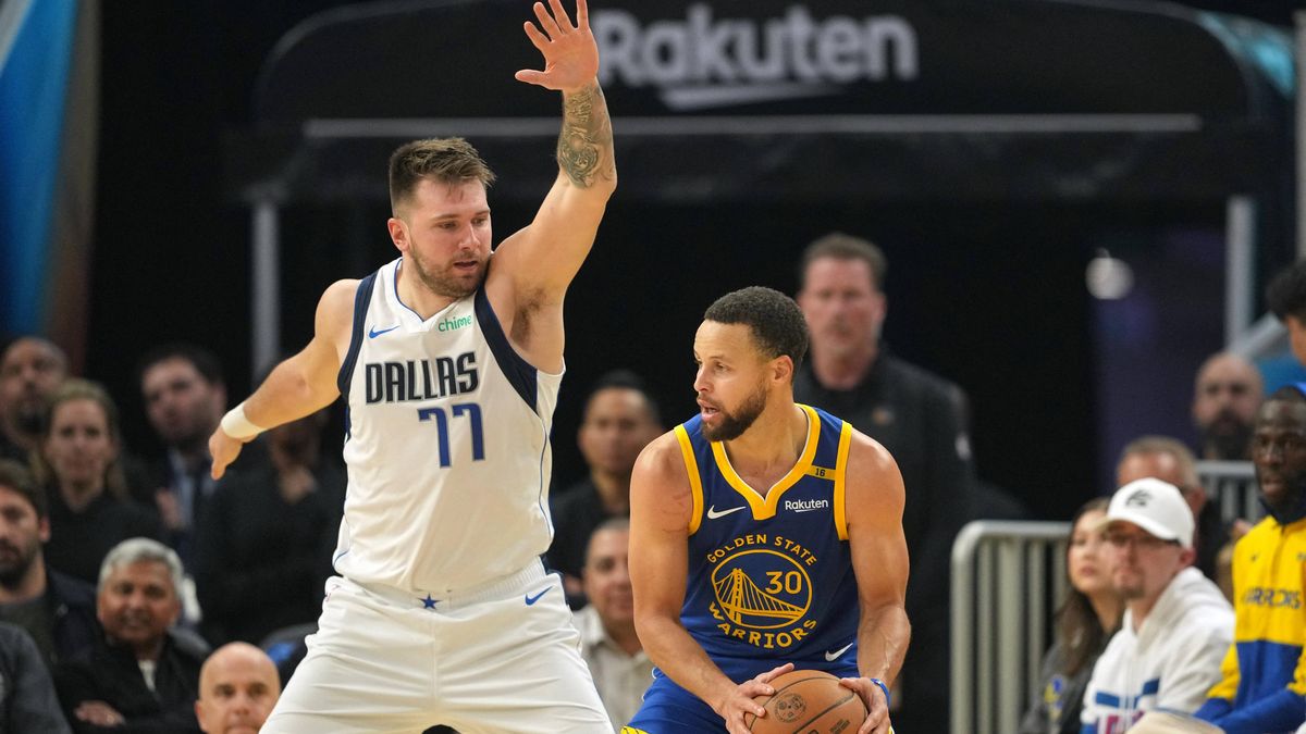 Dončič s Dallasem přestříleli v NBA Golden State, padl rekord v trojkách