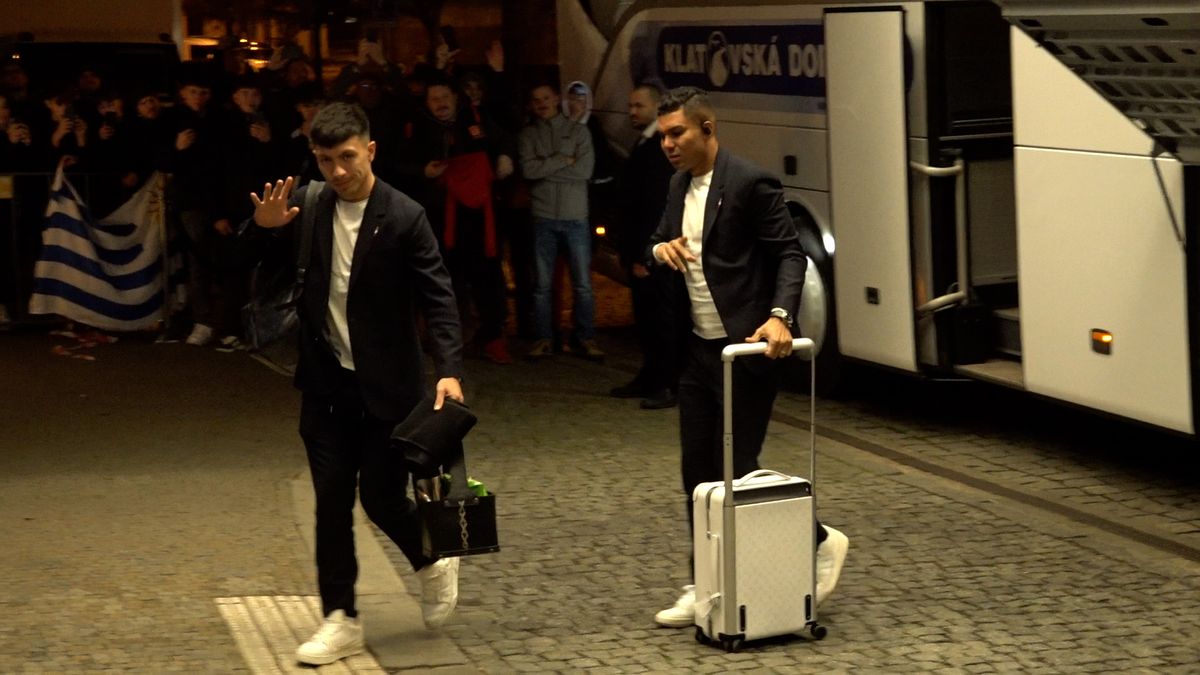 Borůvky v kabině, oběd v pivovaru, žádné podpisy. Chladní United dorazili do Plzně
