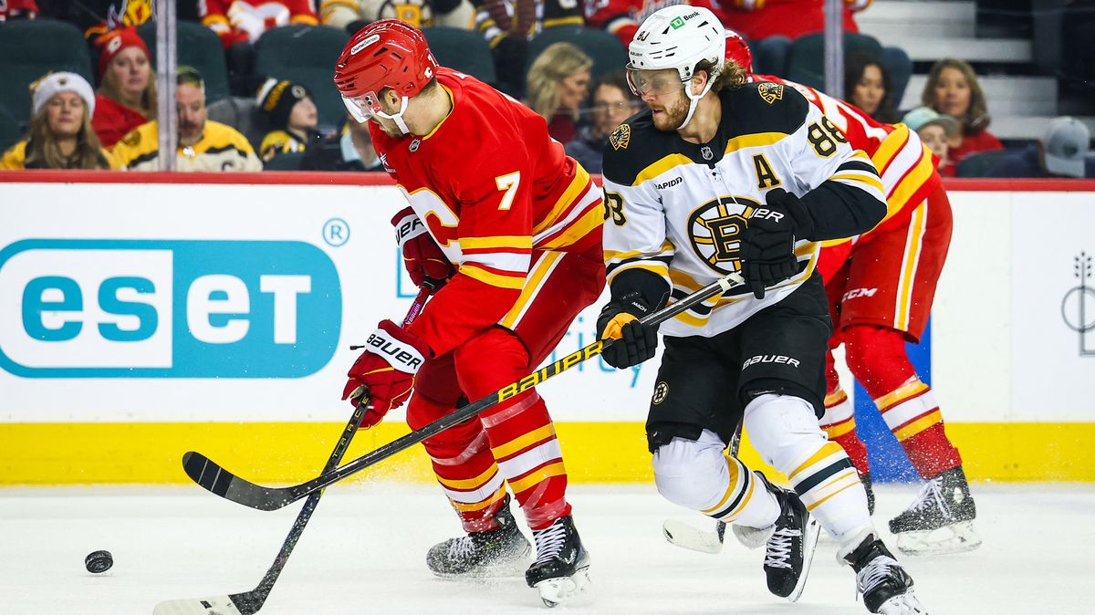Pastrňák udeřil v prodloužení, Nečas s Carolinou zničili Islanders