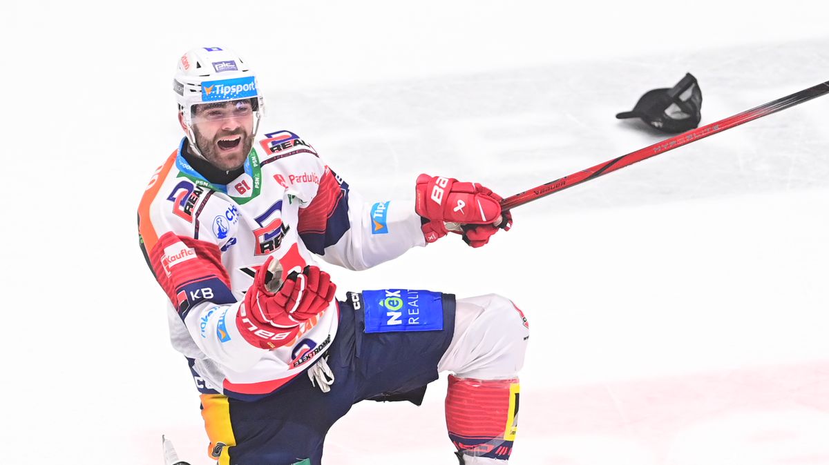 Poslední kolo před Vánoci. Pardubice zabojují v Olomouci, Sparta vyrazí do Kladna