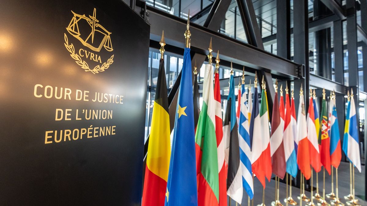 FIFA po případu Diarra dočasně upravila pravidla, hráčské unii to nestačí