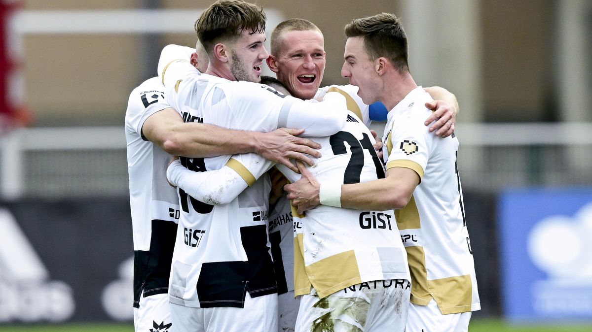 Dukla znovu padla, nestačila na Hradec