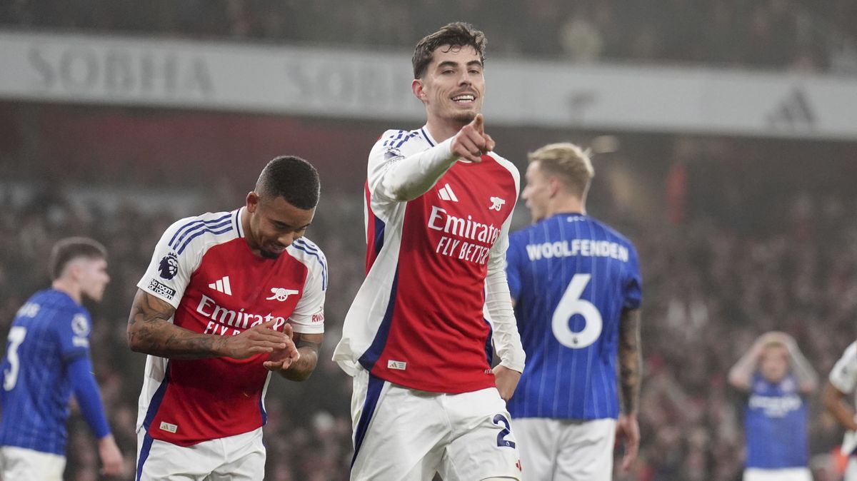 Arsenal se dostal na druhé místo před Chelsea