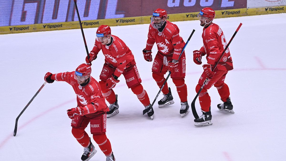 ONLINE: Videomomenty z utkání Třinec - Hradec Králové