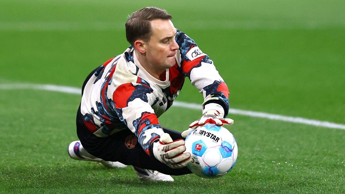 Brankář Neuer bude chybět Bayernu do konce roku
