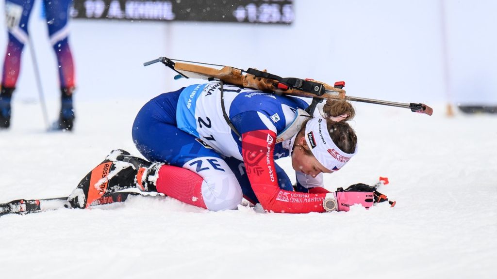 Biatlonoví junioři při premiéře mezi dospělými báječně stříleli