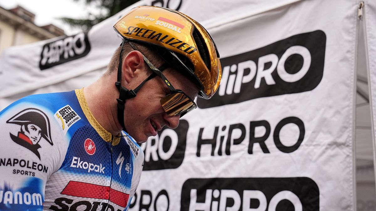 Hvězdný Evenepoel je v nemocnici. Narazil do dveří poštovního vozu