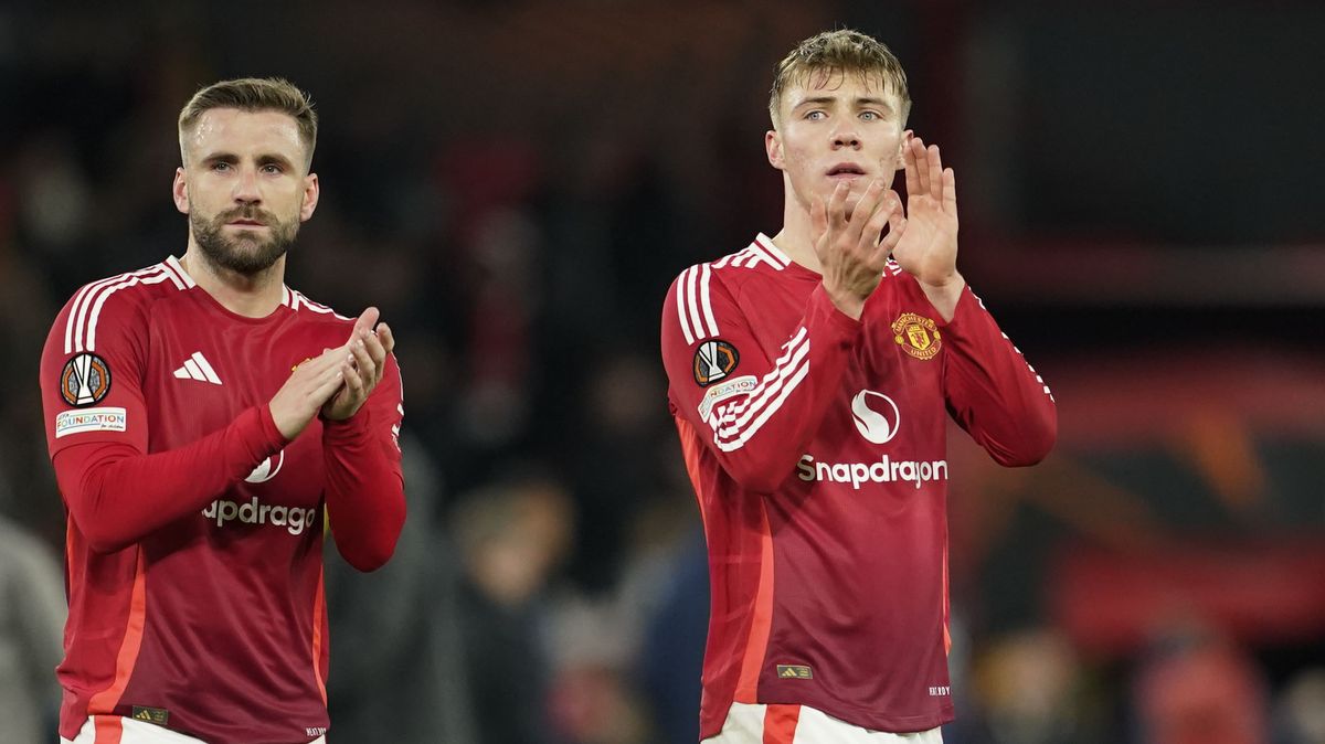 Obránce United se krátce po návratu na trávníky znovu zranil