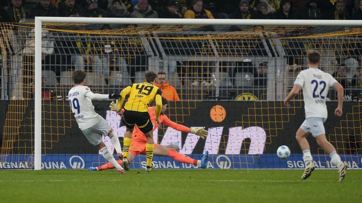 Hoffenheim s Hložkem v sestavě vydoloval bod proti Dortmundu