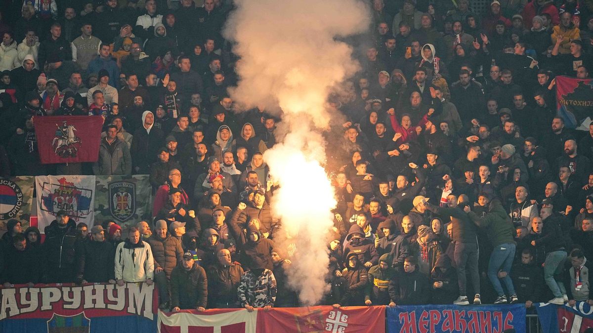 Srbsko musí kvůli fanouškům uzavřít ve dvou zápasech část hlediště
