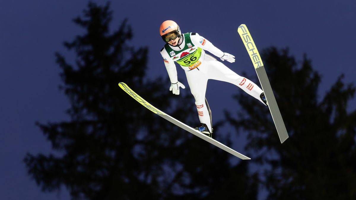 Skokanům na SP v Engelbergu kralovali Rakušané Hörl a Tschofenig