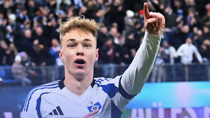 ECHO BUNDESLIGY: Karabcovi nový styl Hamburku sedí. Přál bych mu postup a přestup