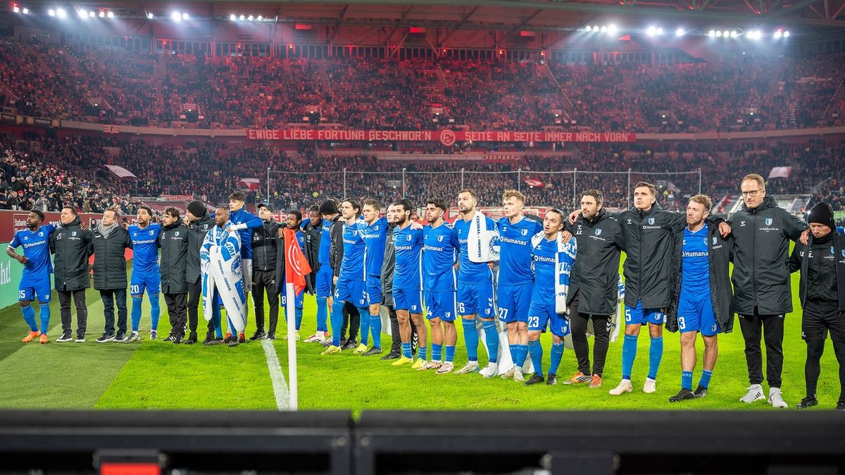 Fanoušci v slzách, góly bez oslav, zrušená tiskovka. Zpráva o tragédii na vánočním trhu zastihla fotbalisty Magdeburgu během zápasu