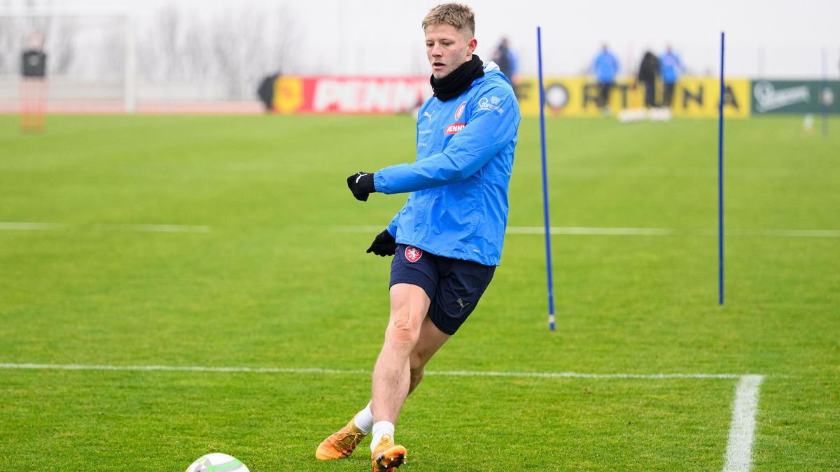 Kometa Červ vyhlíží další gól. Asi bych zase lítal po hřišti, směje se reprezentační záložník