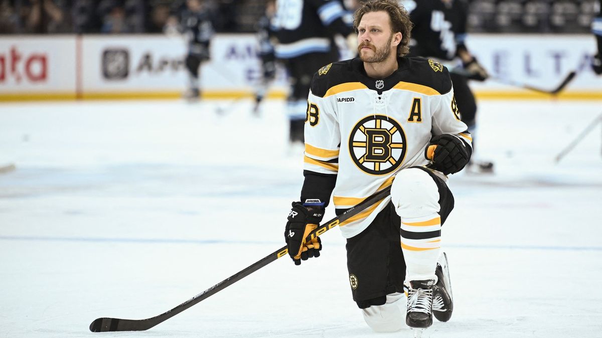 Bučení a předčasný odchod fanoušků. Bostonská truchlohra pokračuje, kouč je v ohrožení