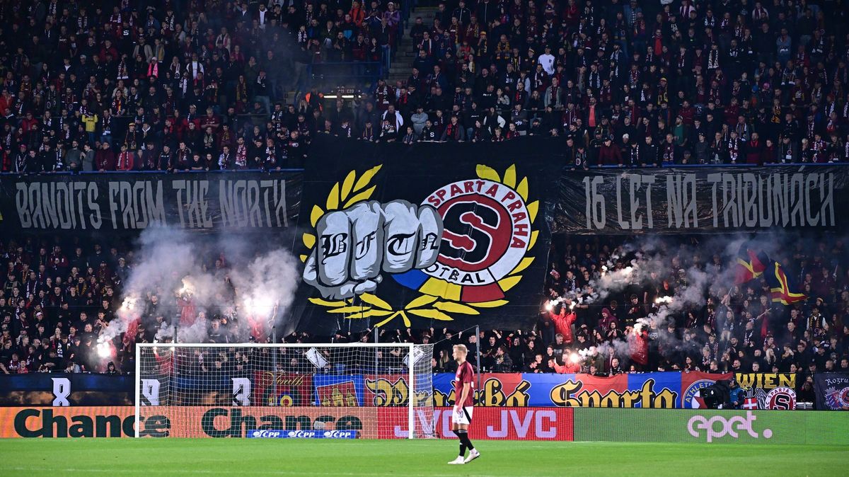 Sparta to schytává za oslavu výročí. Po cenách lístků se kritice nevyhnuly ani dárkové krabice
