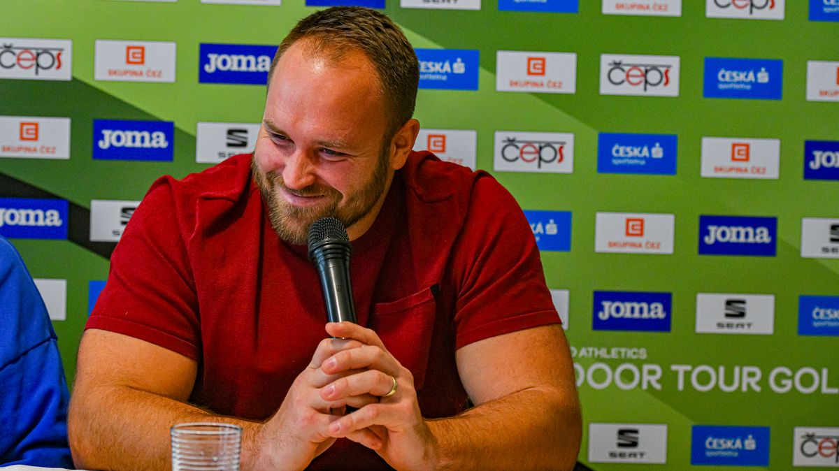 Kus kosti se odtrhl od úponu. Český rekordman teď pečuje o holku, která ho živí