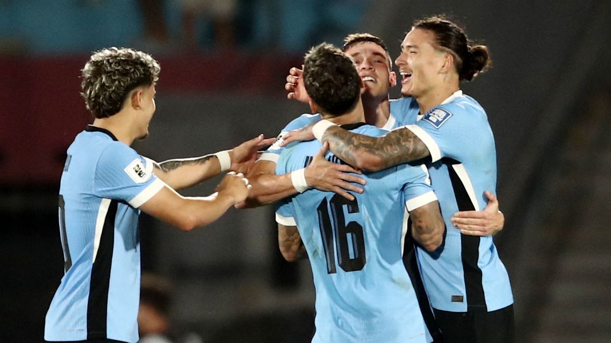 Uruguay po dramatu v nastavení zdolala v kvalifikaci MS Kolumbii