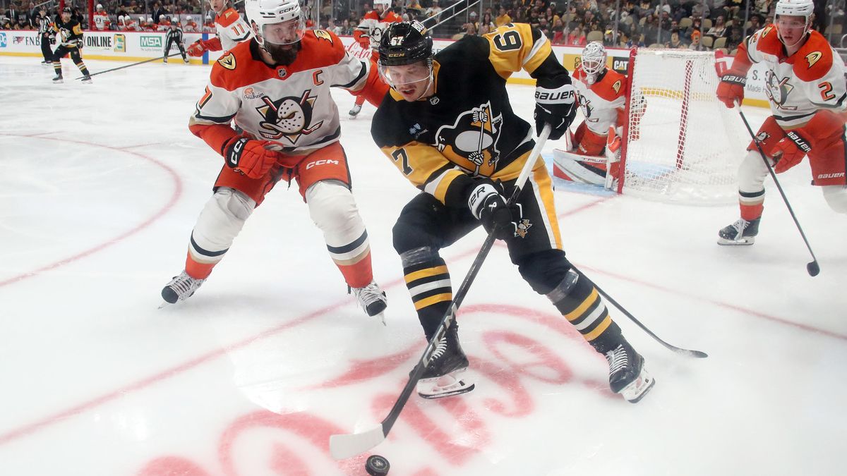 Gudas si změnil jméno a vyrazil obsluhovat milovníky NHL