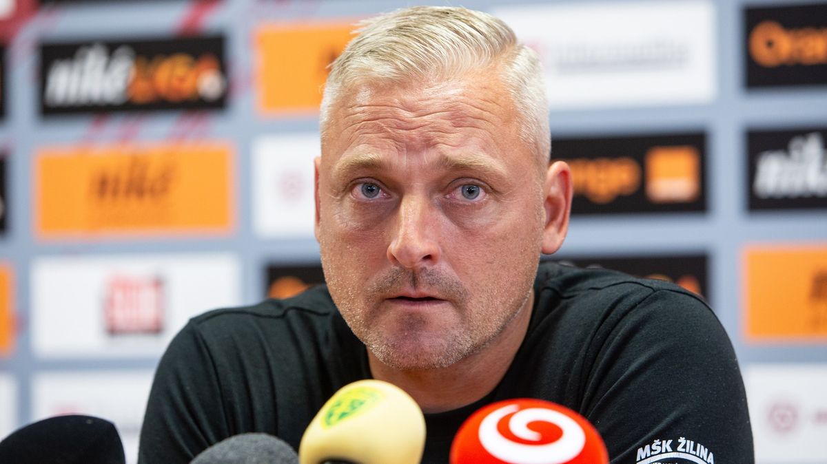 Nejvíc gaždovská lavička v lize. Čeští trenéři na Slovensku se porafali