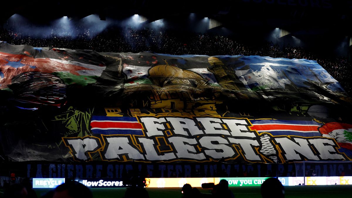 Francouzský ministr vnitra zkritizoval transparent fanoušků na podporu Palestiny