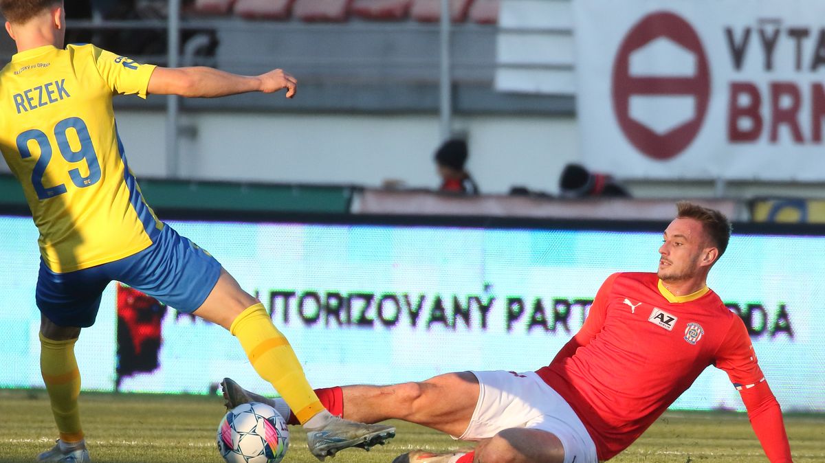 Zbrojovka přezimuje u dna. Věřím, že přijde až šest hráčů, změní se i trénink, říká kouč