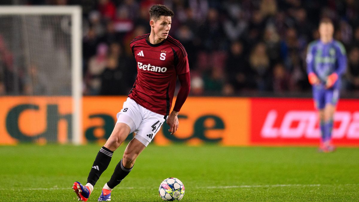 Sparta zkusí vyzrát na rozjetý Baník, Slavia hostí Hradec