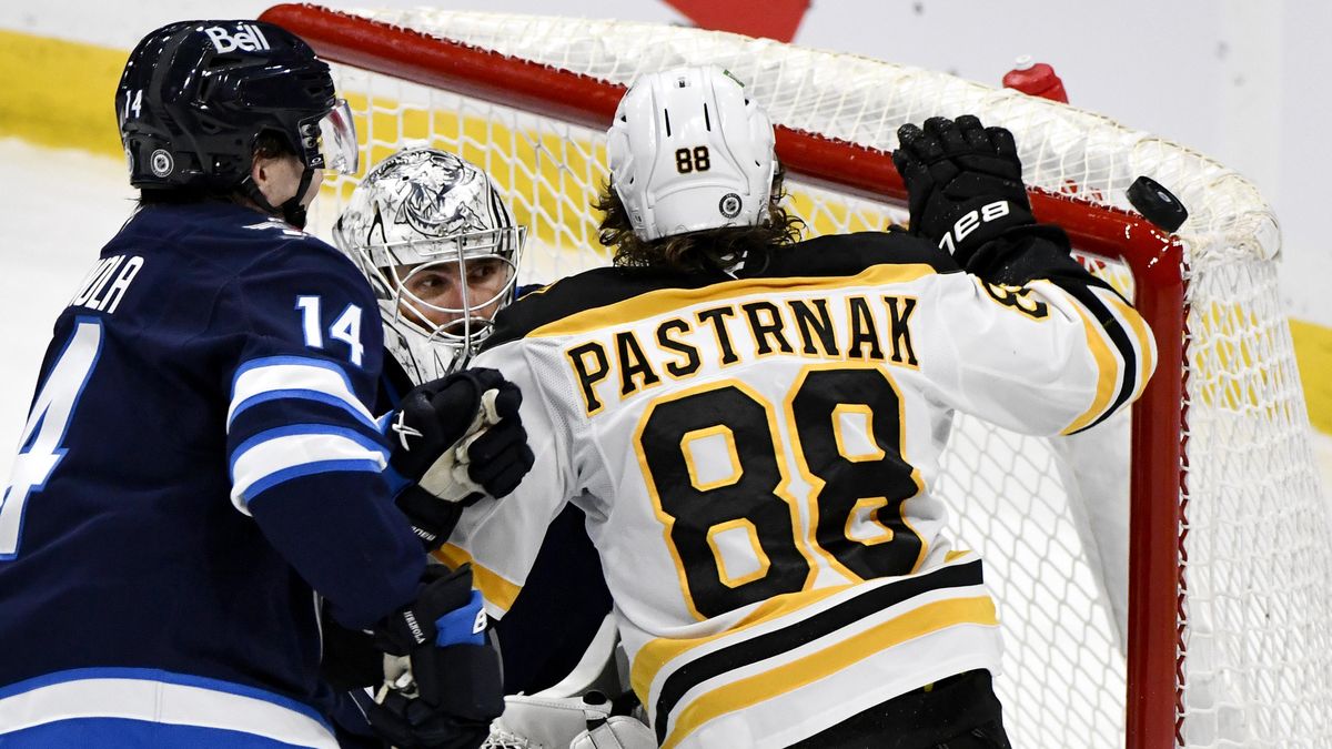 Pastrňák skóroval, Boston ale dostal osm gólů. Vidět byli i další mistři světa z Prahy