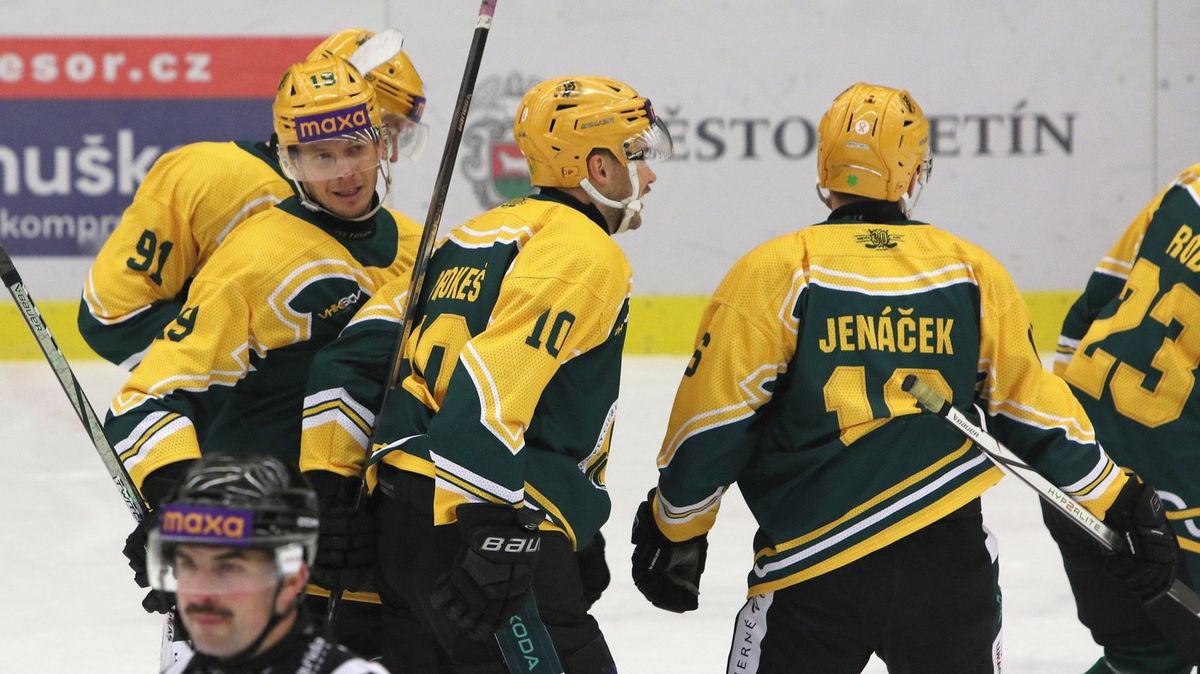 Vsetin Hockey Tops First League, Defeats Slavia