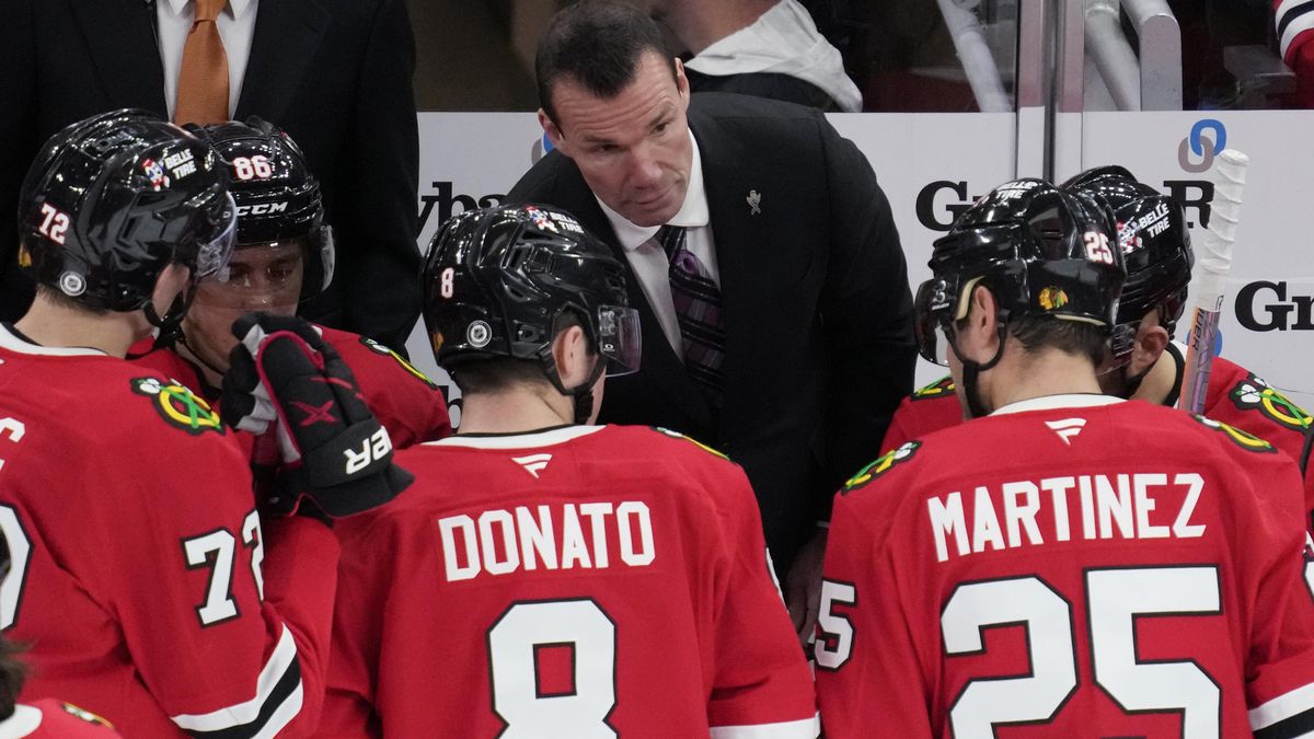 Nejhorší tým NHL Chicago odvolalo trenéra, Mrázka bude koučovat Švéd
