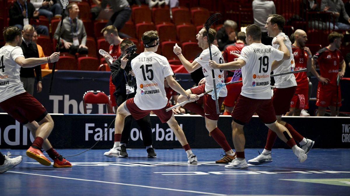 Florbalisté Lotyšska překvapili Švýcary a poprvé postoupili do semifinále MS