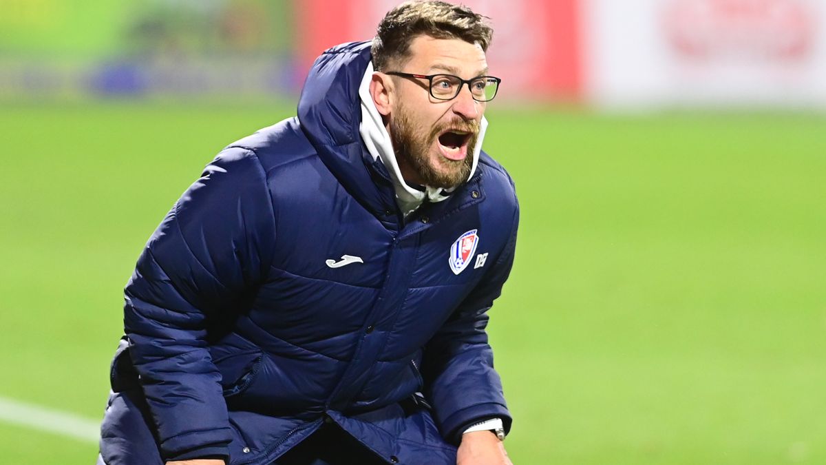Střihavka v roli seriálového Profesora: Najít střelce je problém, přiznal kouč