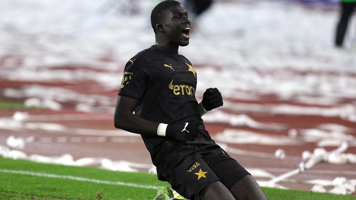 Slavia má nejhodnotnější tým v historii ligy. Diouf atakuje rekord Hložka