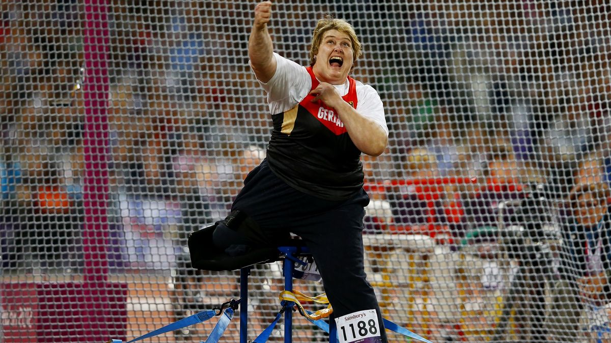 Zemřela olympijská vítězka v hodu diskem z Atlanty Němka Wyluddaová