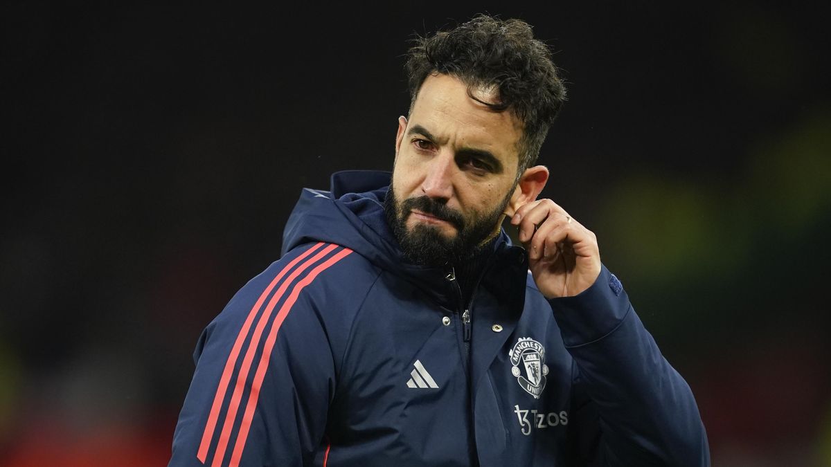 Bizár v United. Anglickému gigantovi už doslova teče do bot