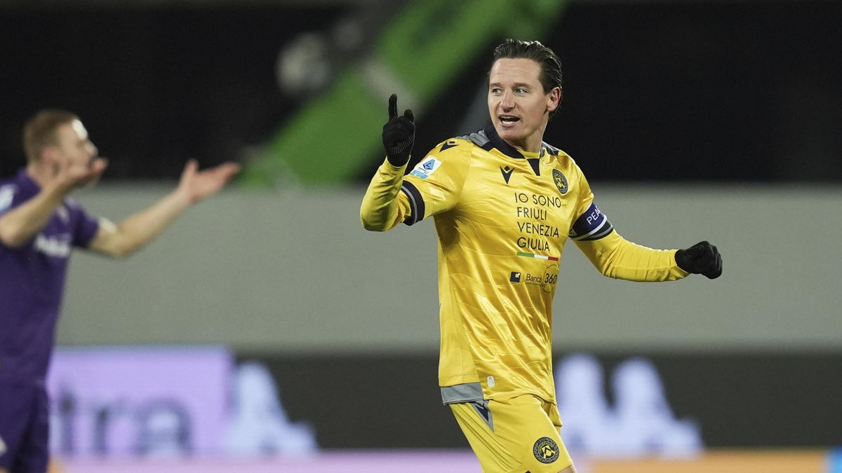 Fiorentina doma poprvé padla, výhru Udine zařídil Thauvin
