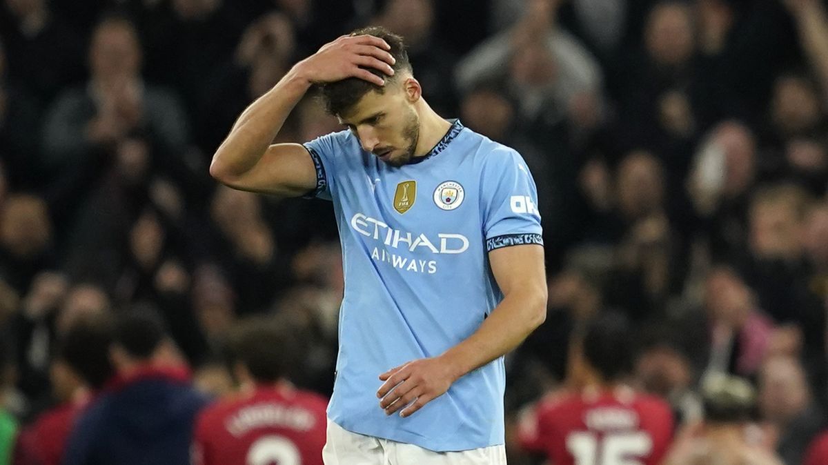 Fotbalistům Manchesteru City bude až čtyři týdny chybět obránce Dias