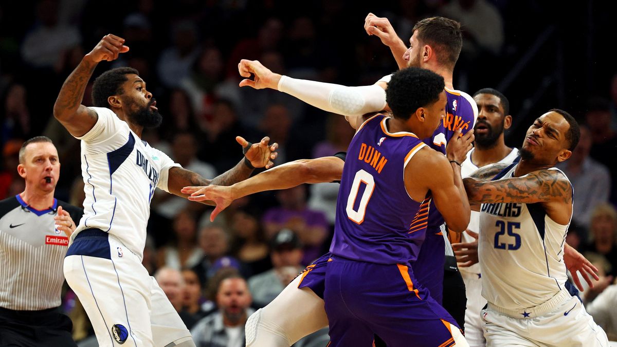 Několikazápasové tresty za potyčku. Trojici hráčů v NBA čeká pauza