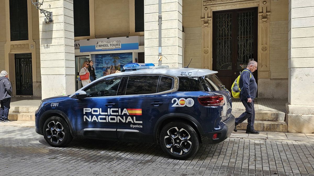 Kšefty s nezletilými. Policie rozprášila gang obchodníků s nadějnými fotbalisty