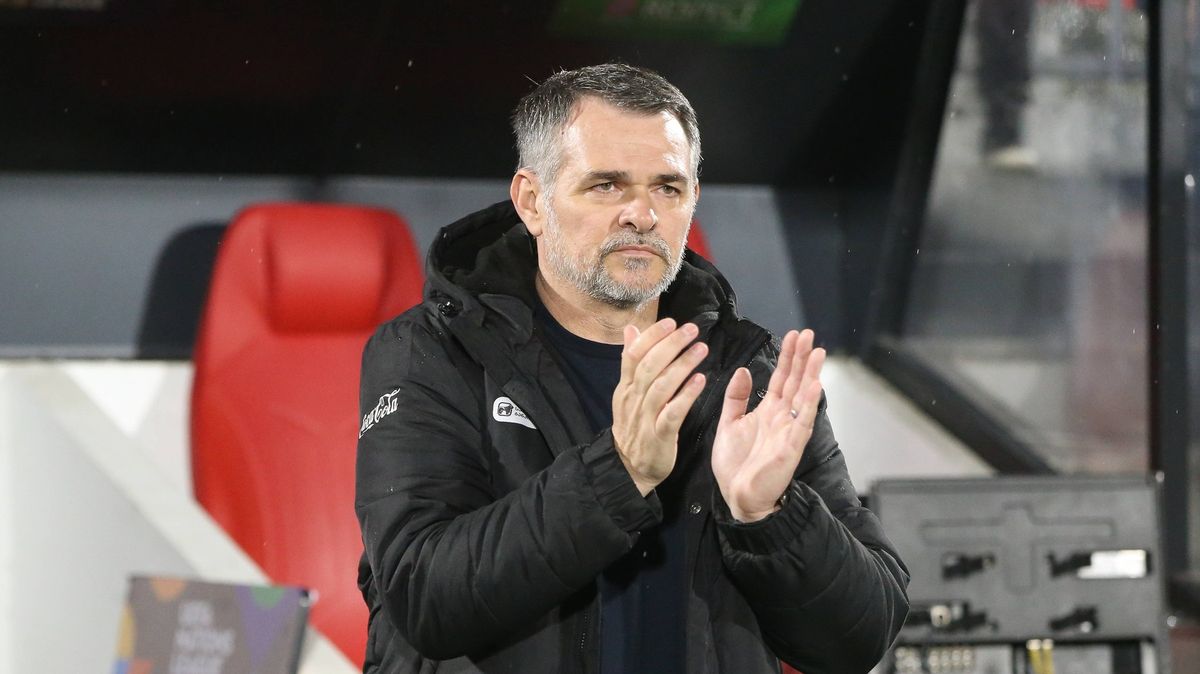 Kouč gruzínských fotbalistů Sagnol před zápasem v Olomouci prodloužil smlouvu