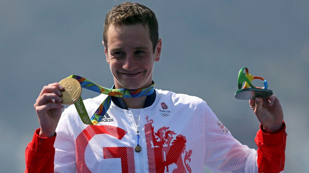 Olympijský šampion v triatlonu Alistair Brownlee ukončil kariéru