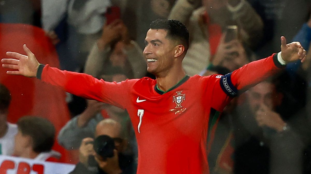 Gól po vzoru Panenky, nůžky i asistence. Ronaldo opět zářil a přiblížil se k milníku