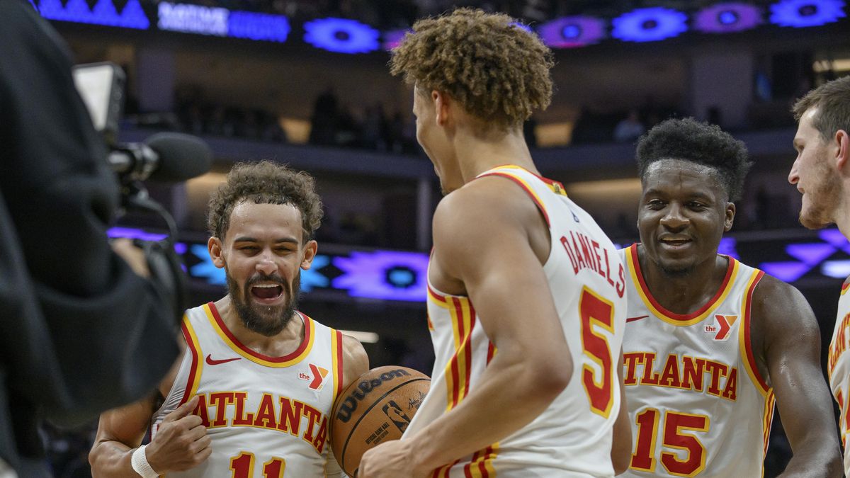 Atlanta bez Krejčího urvala výhru v Sacramentu, Golden State padlo s Clippers