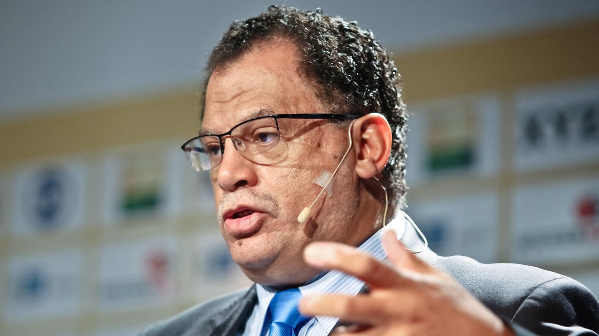 V Jižní Africe zatkli kvůli zpronevěře prezidenta fotbalového svazu