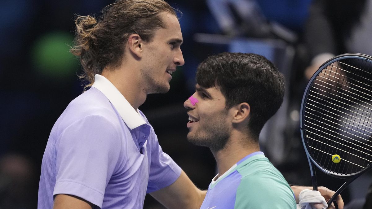 Zverev uzavřel skupinu na Turnaji mistrů výhrou nad Alcarazem a čeká ho Fritz