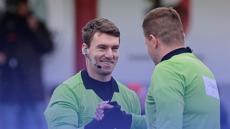 KOMENTÁŘ: Komedie, nebo geniální marketingový tah? Pískat fotbal mají rozhodčí, nikoliv experti