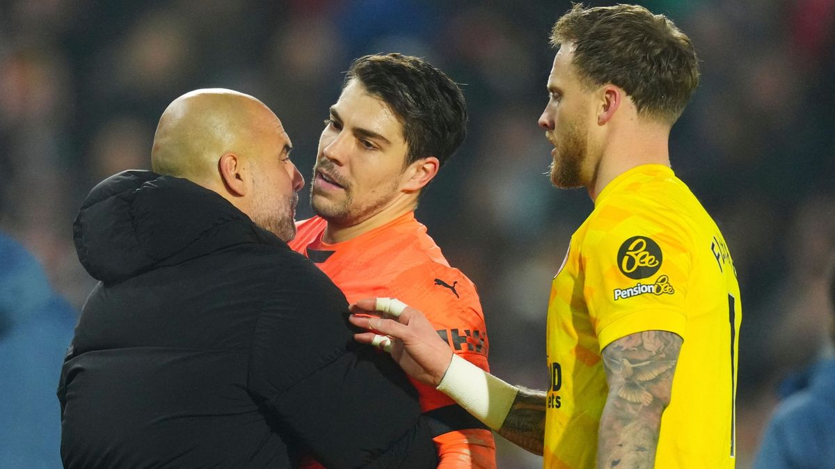 Výlev, nebo láskyplná promluva? Guardiola prapodivně seřval svěřence